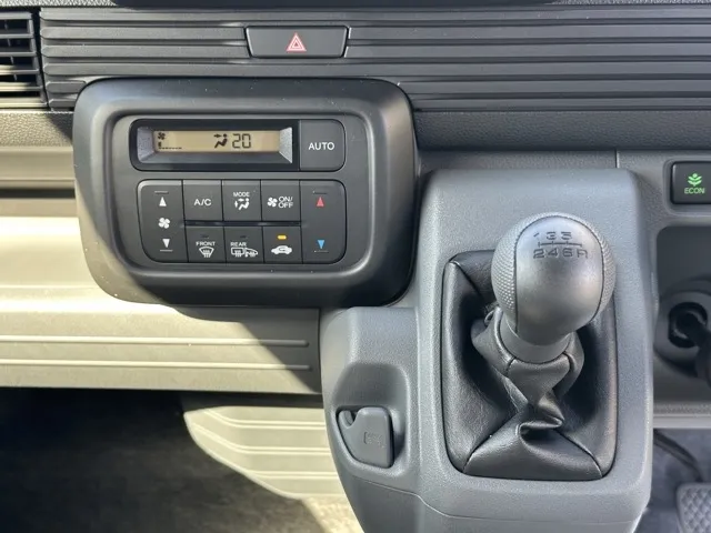 N-VAN(ホンダ)Gタイプ MT ４WD届出済未使用車 14