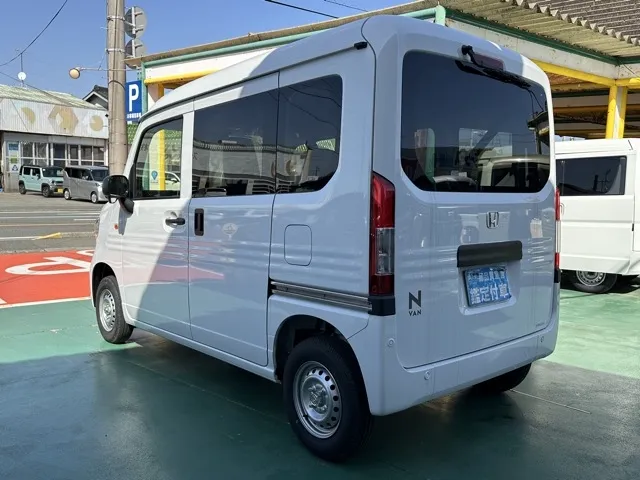 N-VAN(ホンダ)Gタイプ MT ４WD届出済未使用車 2
