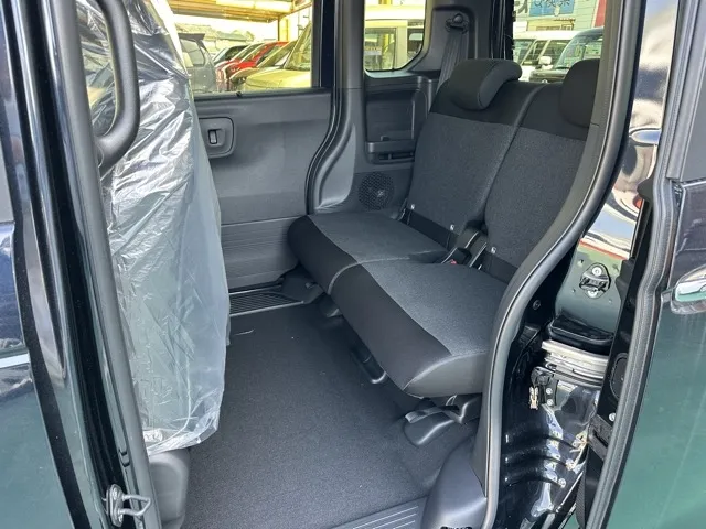 N-BOX(ホンダ)N-BOXカスタム届出済未使用車 4