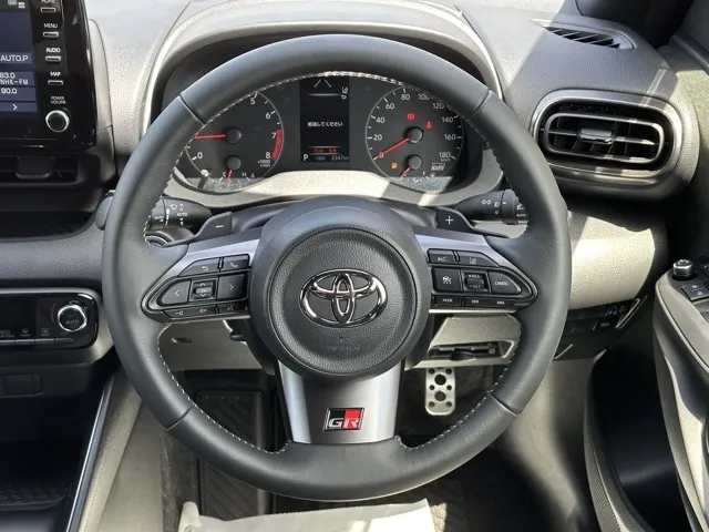 GRヤリス(トヨタ)RS AT中古車 4