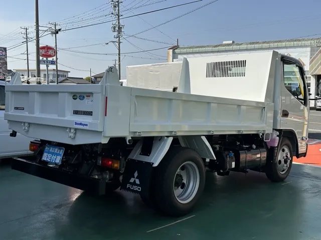 キャンター(三菱)全低床キョウカダンプ ３ｔ登録済未使用車 26