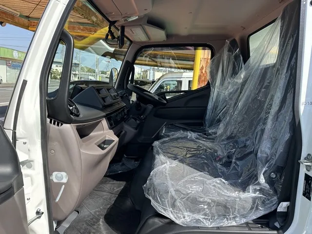 キャンター(三菱)全低床キョウカダンプ ３ｔ登録済未使用車 6