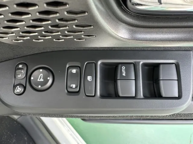 N-BOX(ホンダ)N-BOXカスタム 両側PSD届出済未使用車 13
