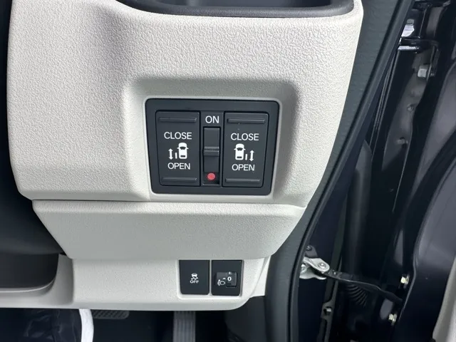 N-BOX(ホンダ)N-BOX コンフォートＰ届出済未使用車 16