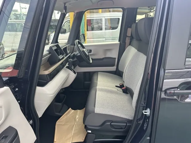 N-BOX(ホンダ)N-BOX コンフォートＰ届出済未使用車 3