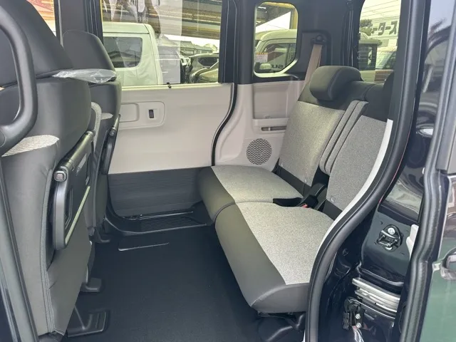 N-BOX(ホンダ)N-BOX コンフォートＰ届出済未使用車 4
