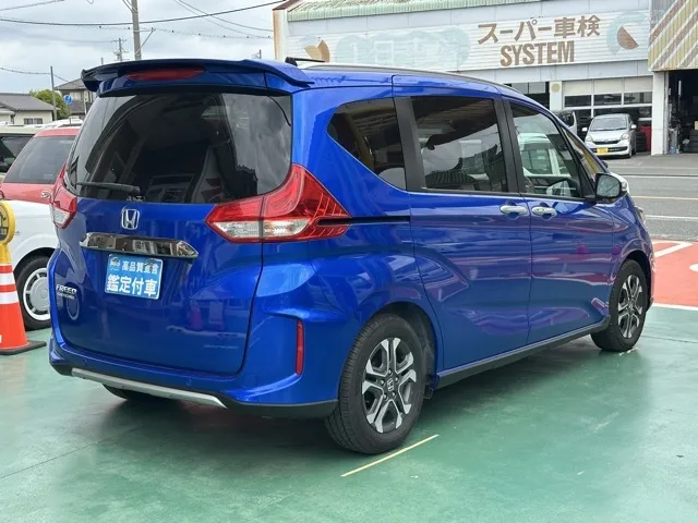 フリード(ホンダ)クロスター中古車 11