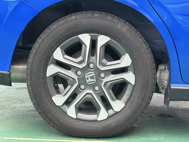 フリード(ホンダ)クロスター中古車 12