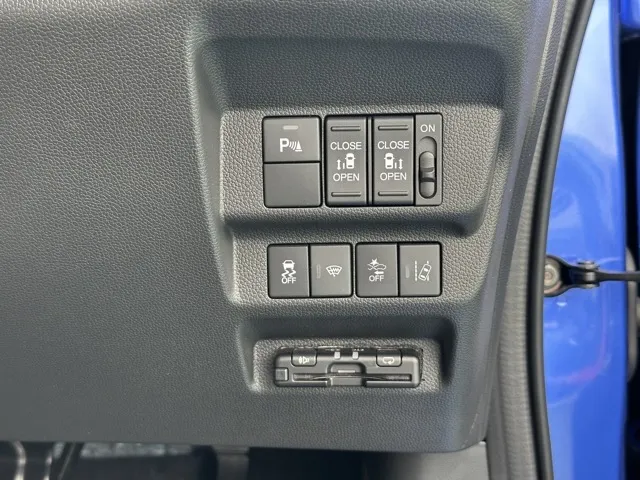 フリード(ホンダ)クロスター中古車 14