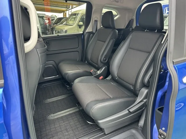 フリード(ホンダ)クロスター中古車 4