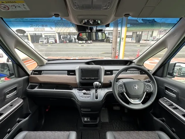 フリード(ホンダ)クロスター中古車 5