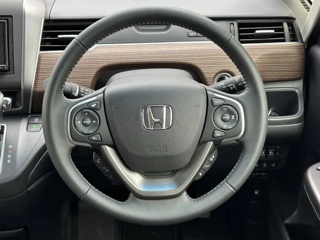 フリード(ホンダ)クロスター中古車 6