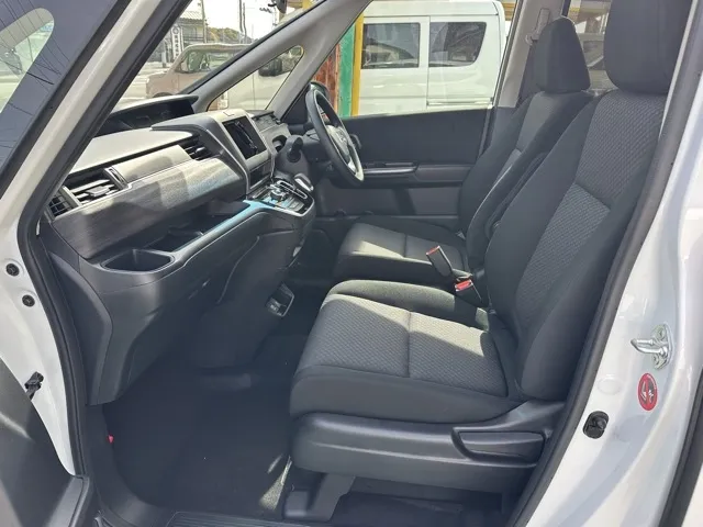 フリード(ホンダ)ハイブリッドG BLACK STYLE中古車 3