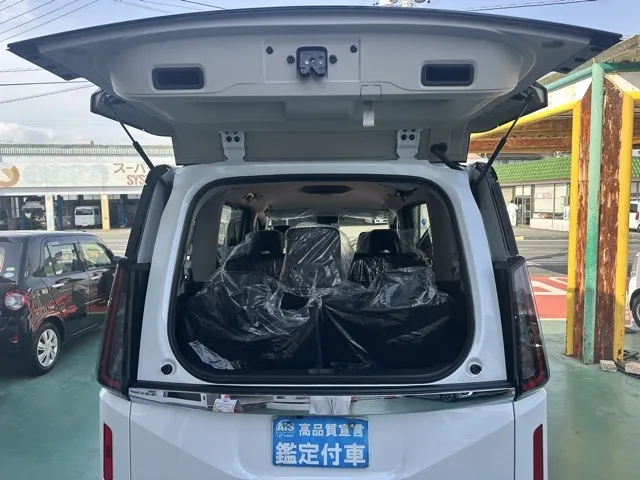 セレナ(ニッサン)eパワーハイウェイスターV 90周年記念車 アラビュー 12.3ナビ登録済未使用車 10