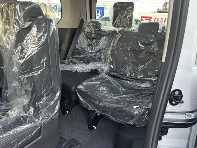 セレナ(ニッサン)eパワーハイウェイスターV 90周年記念車 アラビュー 12.3ナビ登録済未使用車 5