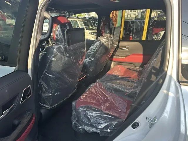 ランドクルーザー(トヨタ)GRスポーツ 7人 ガソリン メーカーOP多数登録済未使用車 4