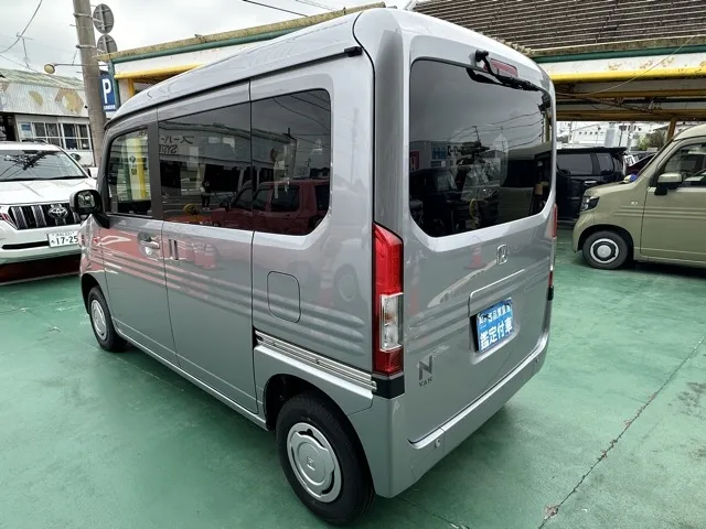 N-VAN(ホンダ)Lタイプ AT ４WD届出済未使用車 2