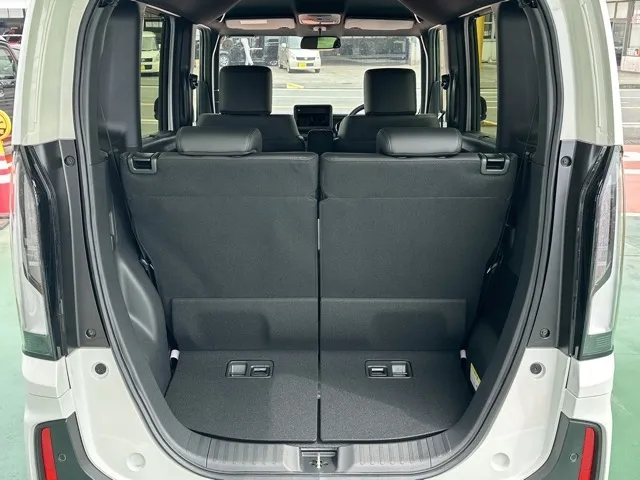 N-BOX(ホンダ)N-BOXカスタムターボ届出済未使用車 10