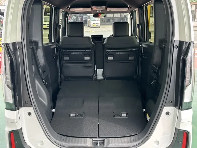 N-BOX(ホンダ)N-BOXカスタムターボ届出済未使用車 11