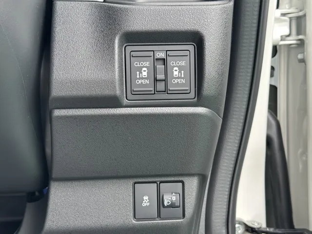 N-BOX(ホンダ)N-BOXカスタムターボ届出済未使用車 15