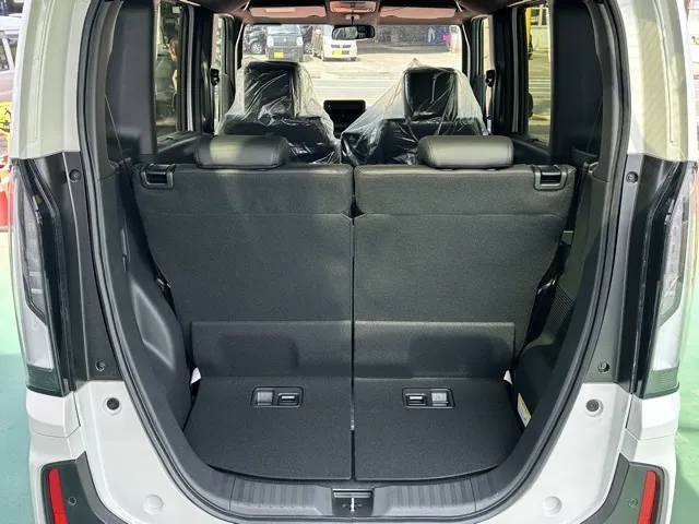 N-BOX(ホンダ)N-BOXカスタムターボ届出済未使用車 10