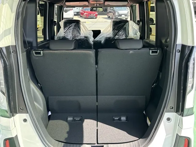 N-BOX(ホンダ)N-BOXカスタム届出済未使用車 9