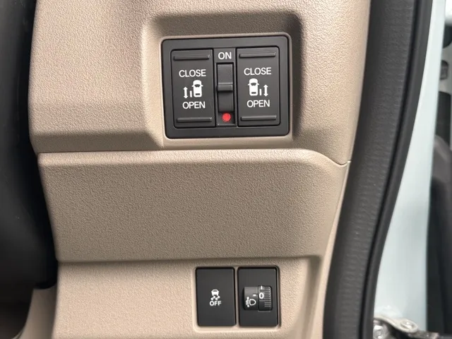 N-BOX(ホンダ)JOY届出済未使用車 13
