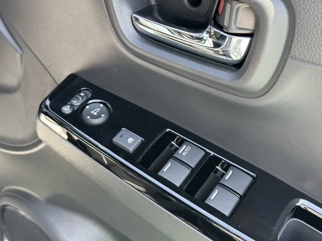 N-ONE(ホンダ)ＲＳ ６ＭＴ届出済未使用車 12