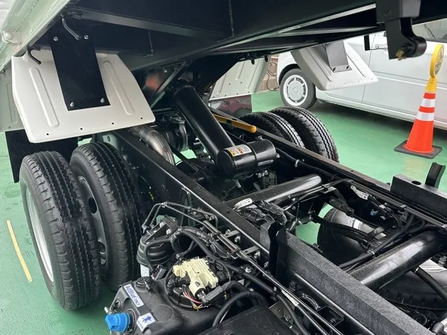 キャンター(三菱)高床キョウカダンプ ３ｔ登録済未使用車 5