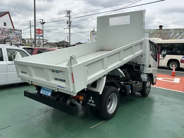 キャンター(三菱)全低床キョウカダンプ ３ｔ登録済未使用車 9
