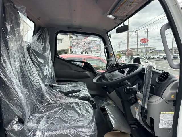 キャンター(三菱)全低床キョウカダンプ ３ｔ登録済未使用車 17