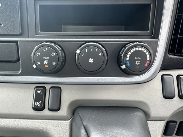 キャンター(三菱)全低床キョウカダンプ ３ｔ登録済未使用車 24