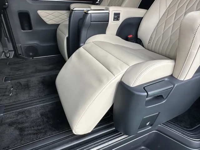 グランエース(トヨタ)プレミアム 6人中古車 9