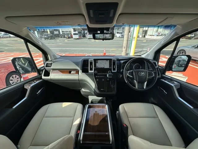 グランエース(トヨタ)プレミアム 6人中古車 12