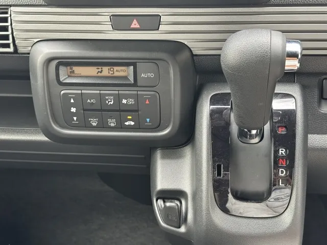 N-VAN(ホンダ)FUNターボ届出済未使用車 16