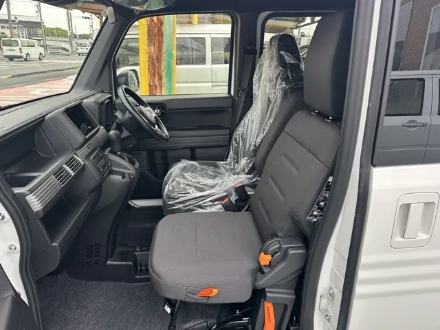 N-VAN(ホンダ)FUNターボ届出済未使用車 3