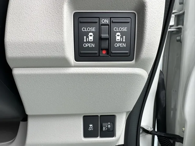 N-BOX(ホンダ)N-BOX コンフォートＰ届出済未使用車 16