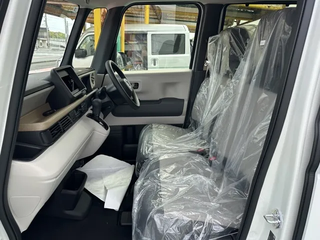 N-BOX(ホンダ)N-BOX コンフォートＰ届出済未使用車 3