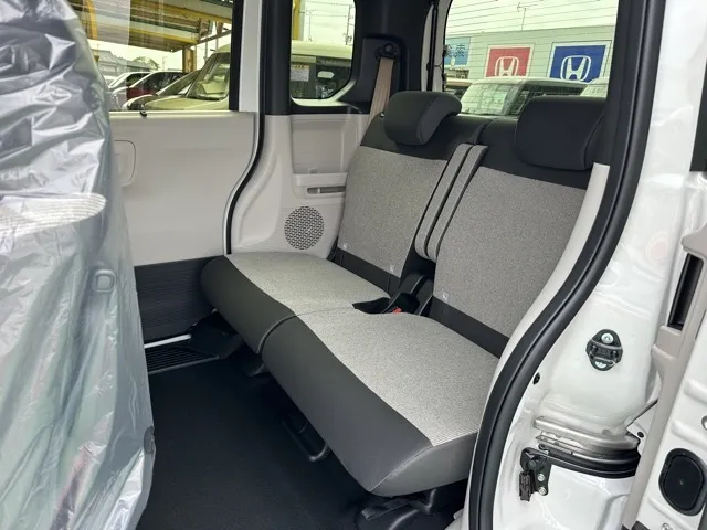 N-BOX(ホンダ)N-BOX コンフォートＰ届出済未使用車 4