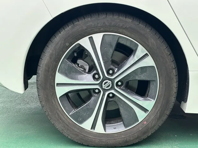 リーフ(ニッサン)G中古車 12