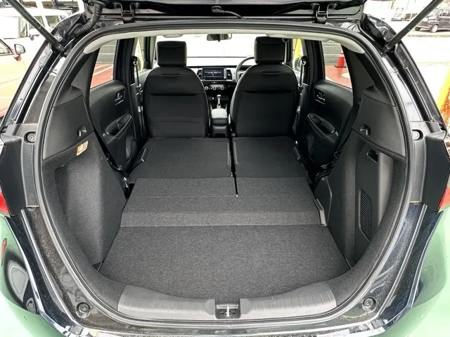 フィット(ホンダ)e：HEV ホーム ブラックスタイル中古車 9