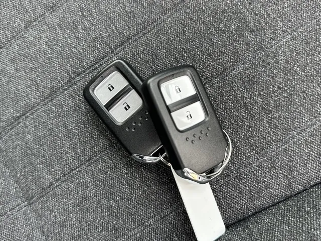 フィット(ホンダ)e：HEV ホーム ブラックスタイル中古車 13