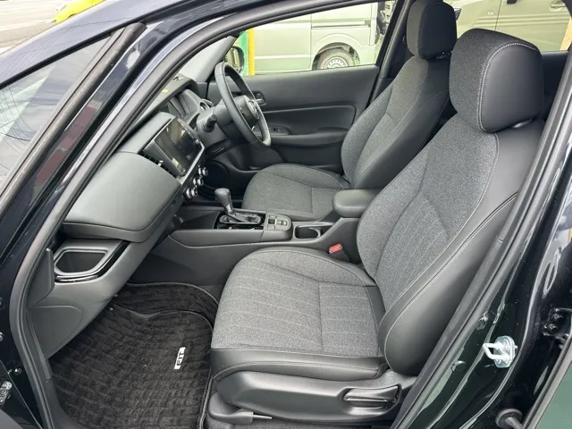 フィット(ホンダ)e：HEV ホーム ブラックスタイル中古車 3