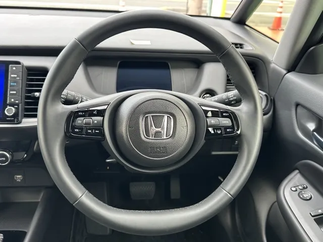 フィット(ホンダ)e：HEV ホーム ブラックスタイル中古車 6