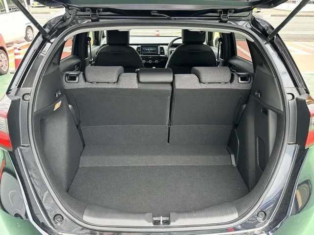 フィット(ホンダ)e：HEV ホーム ブラックスタイル中古車 8