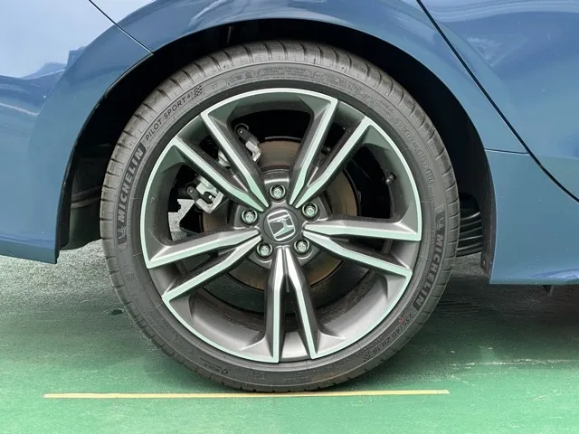 シビック(ホンダ)e：HEV EX サンルーフ登録済未使用車 10