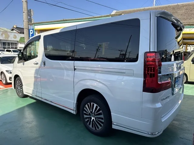 グランエース(トヨタ)G 8人中古車 2