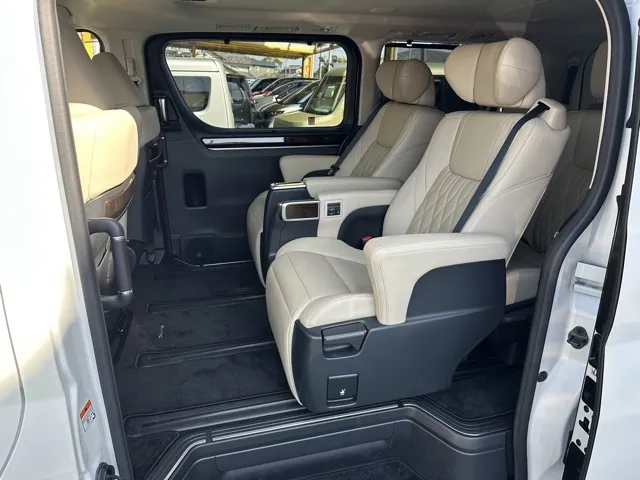 グランエース(トヨタ)G 8人中古車 4