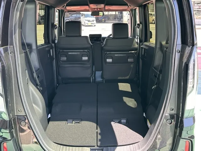 N-BOX(ホンダ)N-BOXカスタムターボ届出済未使用車 11