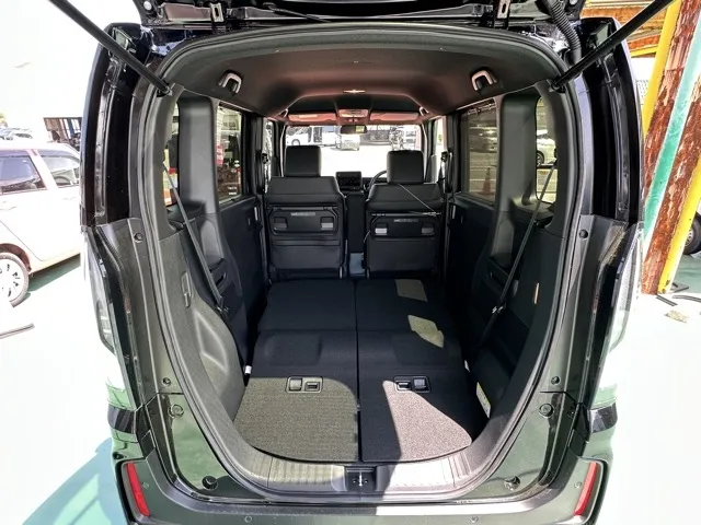 N-BOX(ホンダ)N-BOXカスタムターボ届出済未使用車 11